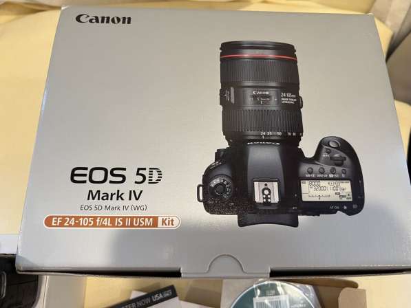 Canon EOS 5D Mark IV Digital SLR Camera w/EF 28-135 lens