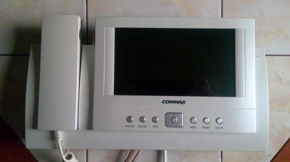 Видеодомофон цветной Commax CDV-72BE