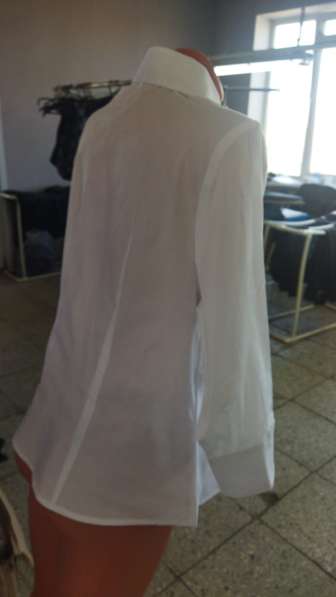 Блуза белая женская приталенная