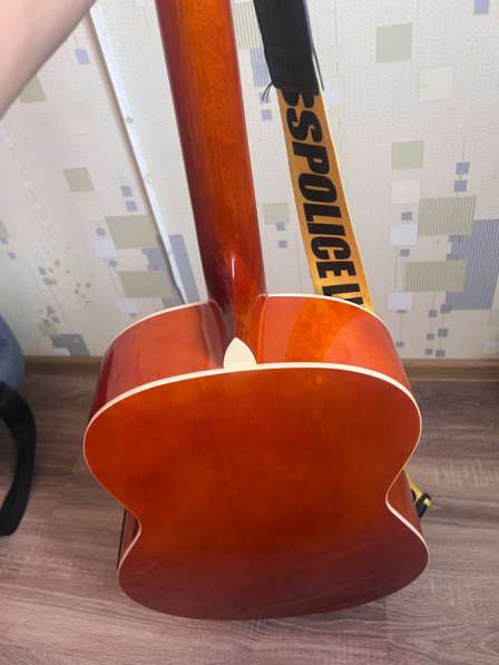 Акустичиски гитара в Екатеринбурге