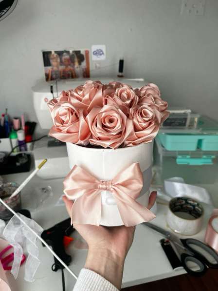 Розы из атласных ленточек?