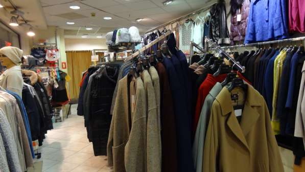 Торговое оборудование для магазина одежды в Москве фото 3