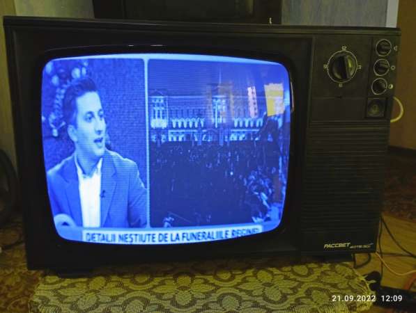 Продаётся советский черно-белый ретро-телевизор =Рассвет= в 