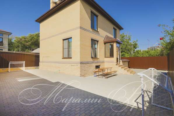 Продам коттедж в Ростов-на-Дону.Жилая площадь 210 кв.м.