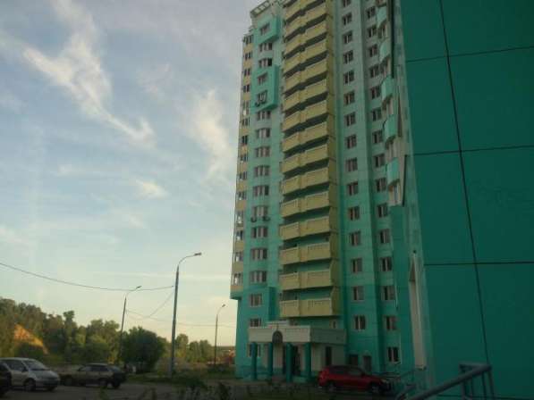 Продам однокомнатную квартиру в Красногорске. Жилая площадь 51,30 кв.м. Дом панельный. Есть балкон.