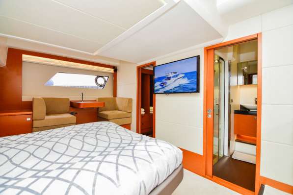 Новая Luxury яхта Prestige 550 Flybridge -58 fit в фото 7