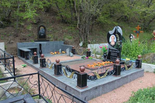 Памятник из гранита. Симферополь. Крым в Симферополе фото 11