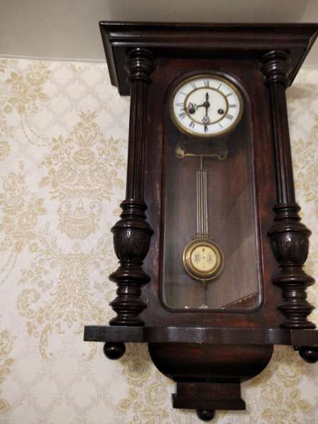 Продам старинные настенные часы с боем