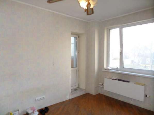 Продам комнату в Москве. Жилая площадь 76 кв.м. Есть балкон.