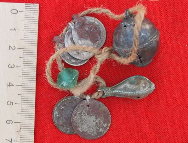 Серебряные бубенчики и серебряные монеты,19 век