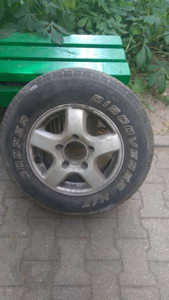 Продаю колеса на дисках 4 шт. 205/70 R15 для джипа