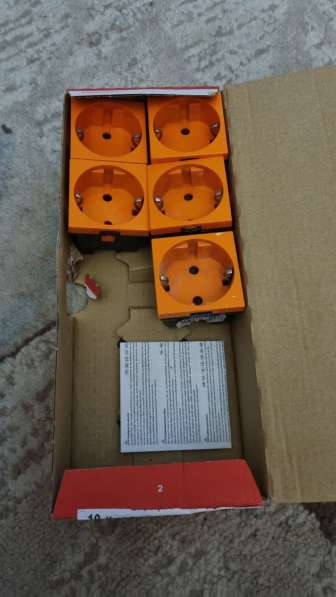 Розетка электрическая Legrand Mosaic (красный) в Москве фото 3