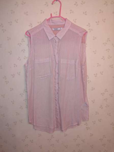 Летняя блузка без рукавов