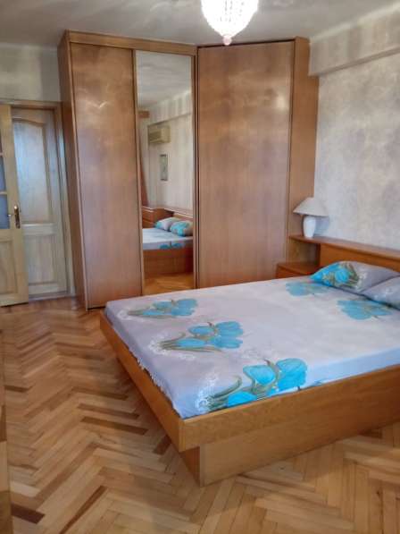 Посуточная 4 комнатная квартира в Баку в фото 9