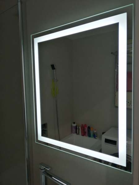 Зеркало с LED подсветкой в фото 4