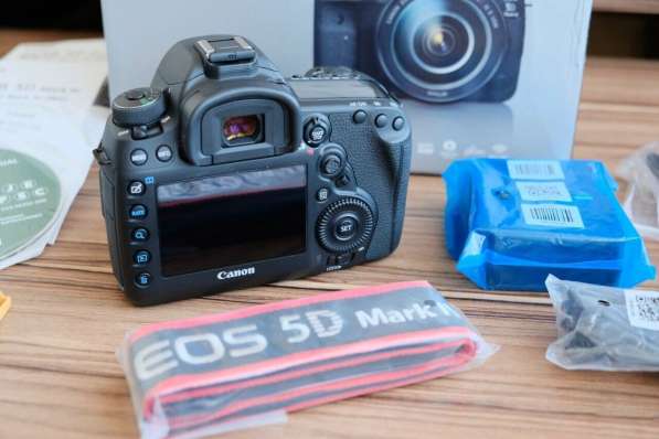 Цифровая зеркальная камера Canon EOS 5D Mark IV 30.4MP в фото 3