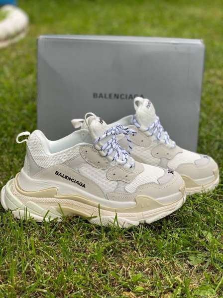 Женские кроссовки Balenciaga Triple S