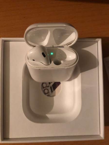 Наушник airpods 1-го поколения