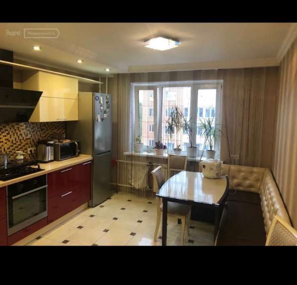 Сдается двухкомнатная квартира с евроремонтом !