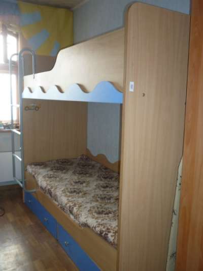 деревянную двухярусную кровать в Кемерове