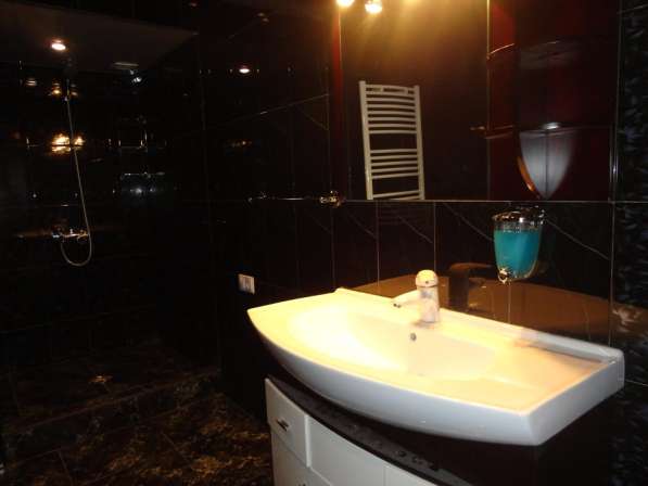 Тбилиси-посуточно 4 комнатная квартирa пр. Руставели в фото 25