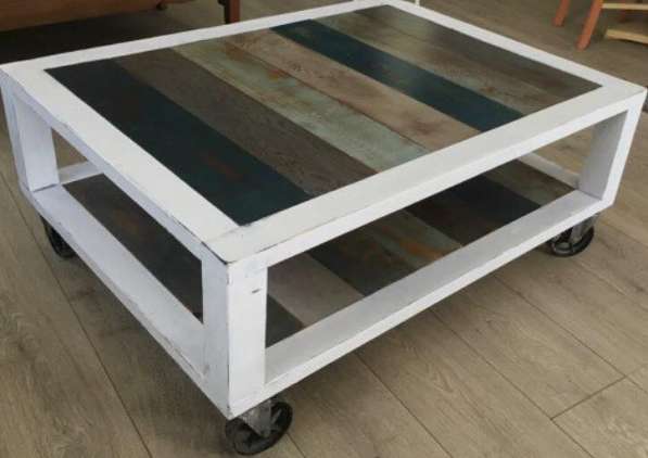 Стол в Москве