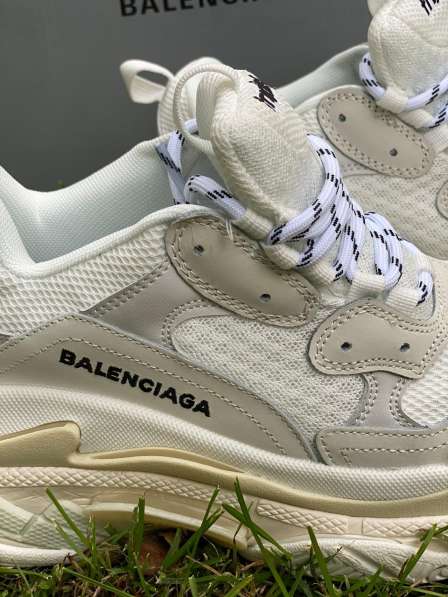 Женские кроссовки Balenciaga Triple S в Красноярске фото 5