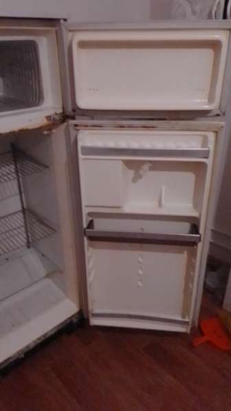 Продам срочно холодильник в Калуге