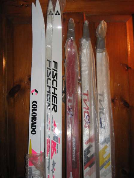 Лыжные комплекты и отдельно лыжи, палки, ботинки, крепления в фото 12