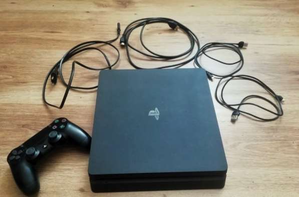 Sony PS 4 Slim - 1TB