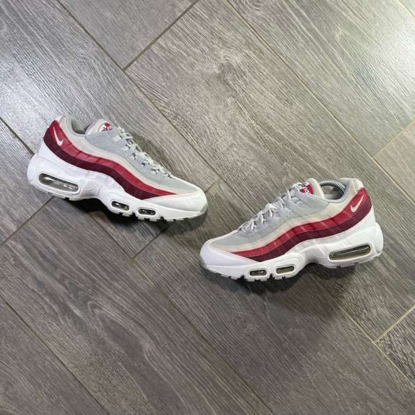 Кроссовки Nike Air Max 95 Essential