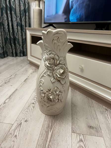 Продам большуб напольную вазу