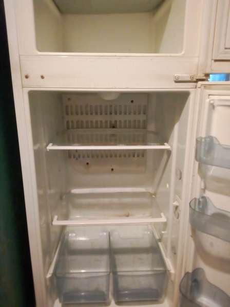 Продам холодильник б/у в Симферополе