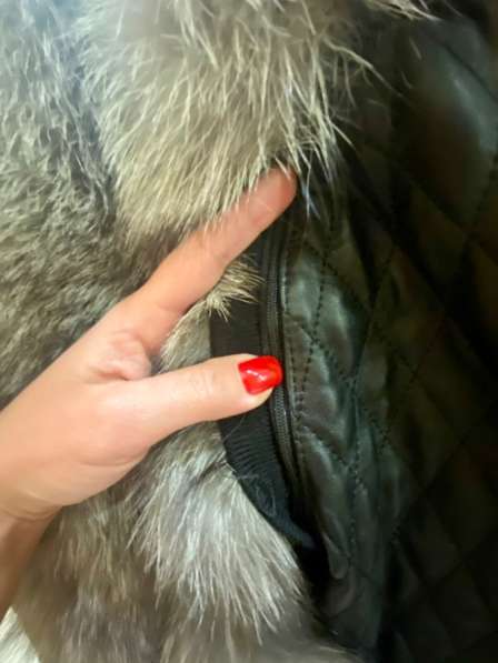 Женская куртка-трансформер из натуральной кожи с ремнём в Москве фото 3
