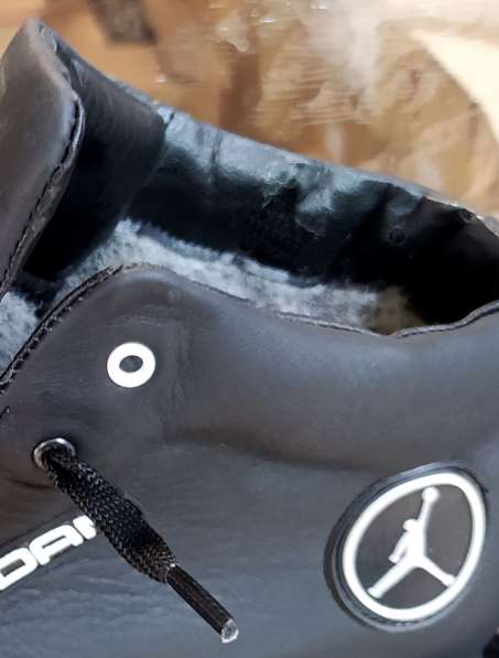 Ботинки высокие кроссовки зимние Jordan на меху полуботинки в фото 5
