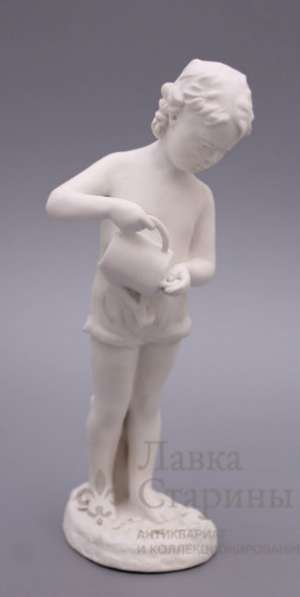 Статуэтка "Девочка с лейкой" 1