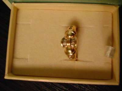 Золотое кольцо 750 пробы с бриллиантами. в Москве