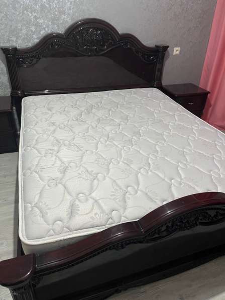 Кровать 160х 200 и две тумбы