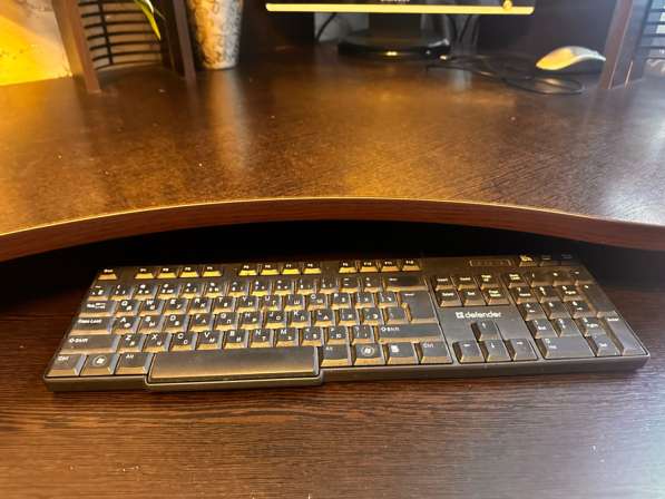 Компьютерный стол в Москве