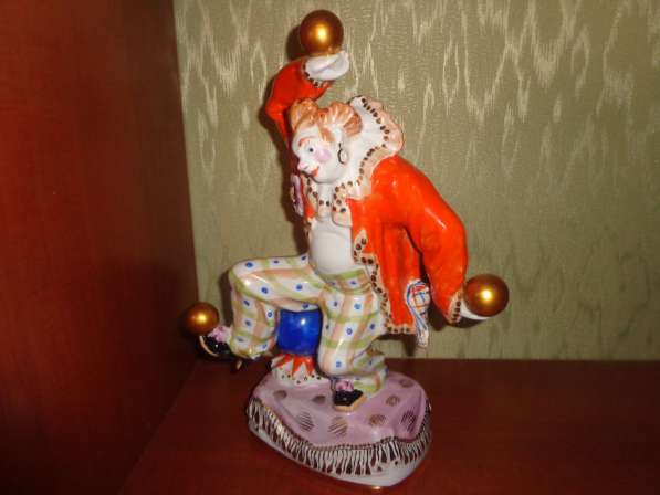 Статуэтка фарфор клоун с золотыми шарами гарднера в вербилка в Москве фото 4