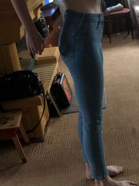 Голубые джинсы на рост 160! в Москве фото 3