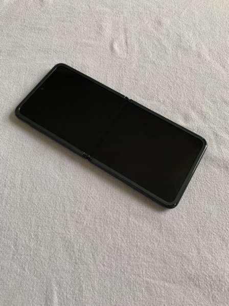 Samsung Galaxy Z Flip «Чёрный бриллиант» 256 гб в Москве фото 8