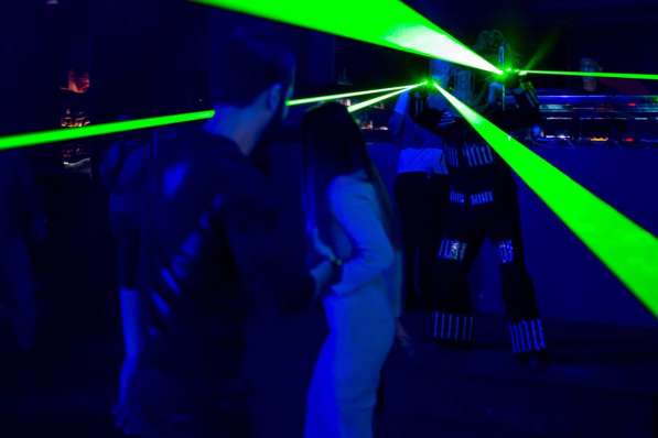 Шоу лазер роботов в Баку в фото 9