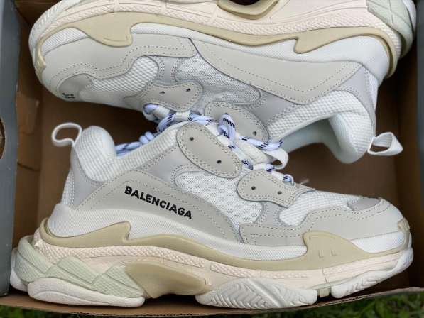 Женские кроссовки Balenciaga Triple S в Красноярске фото 8