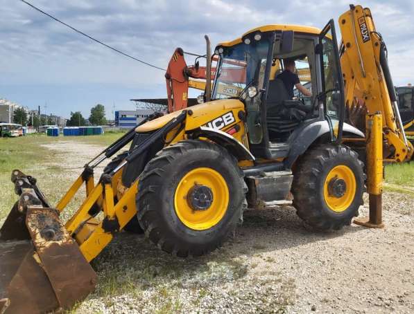 Продам экскаватор погрузчик JCB 3CX super,2013г, равноколес в Пензе