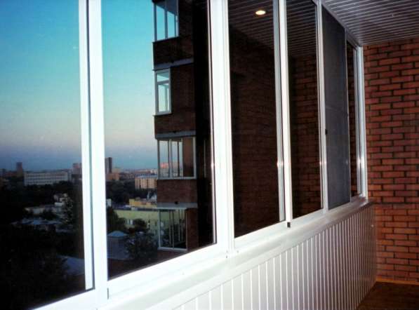 Раздвижные алюминиевые окна на балкон. Без предоплаты