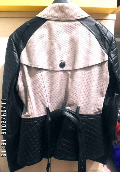 Продам новую женскую куртку фирмы Burberry р-р 46 в Омске фото 3
