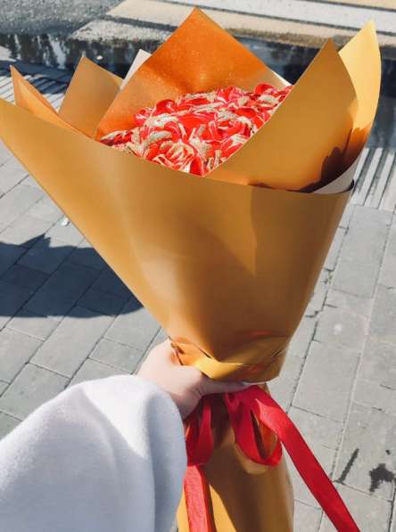 Букеты, розы из атласных лент, цветы в Санкт-Петербурге фото 3