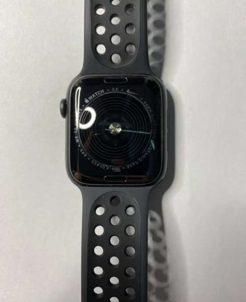 Apple Watch SE 44мм 2021 в Москве фото 3