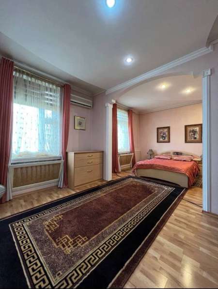 Двухуровневая 260 м. 3 комнаты в фото 5